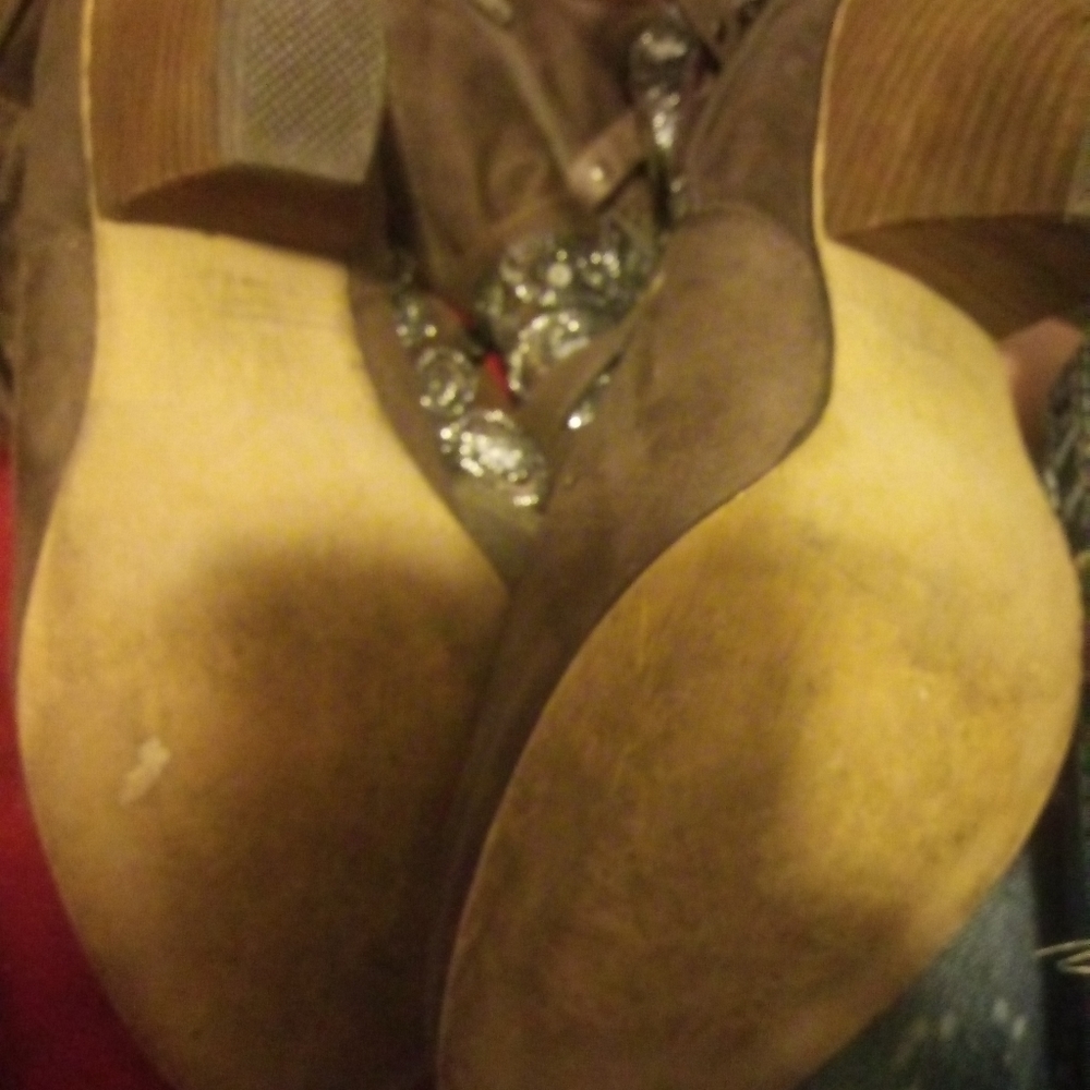 Boots - Picture 4 of 4